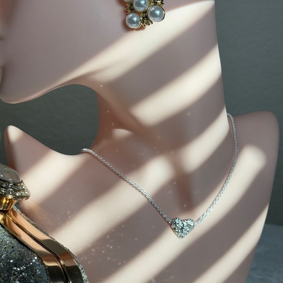 🤍 Elegant S925 Silver Heart Pendant Necklace 🤍 - Picture 8 of 10